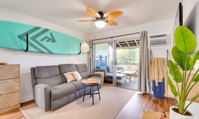 Historic Kailua Village Condominio | Walkable Kailua-Kona Condo - 2 Blocks to Pier!