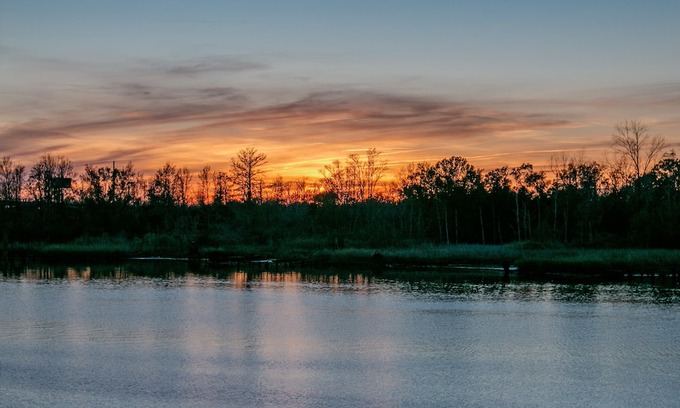 Wilmington Condominio | Escape on the Cape - Riverfront Sunset Views in Downtown Wilmington