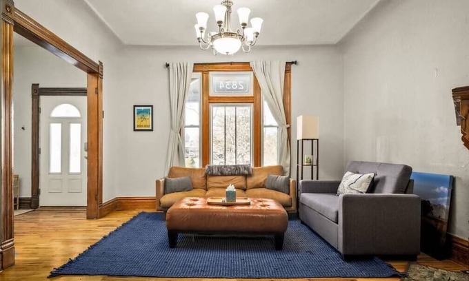 Whittier Casa | Victorian Escape, 3BR/2BA 30+Day, Whittier