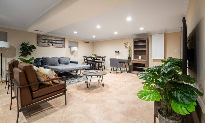 Newington Apartamento | Comfy&Spacious 1BD Springfield VA Basement Suite with Kitchenette