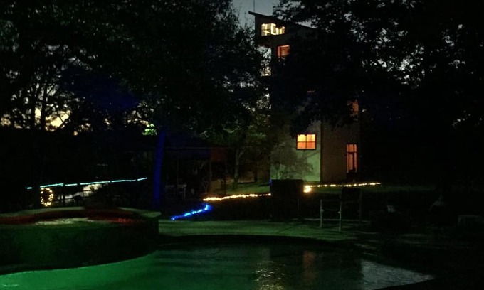 Mineral Wells Apartamento | Glamping in the Sky: Sleep in a Fire Lookout Tower. Best Views in North Texas.