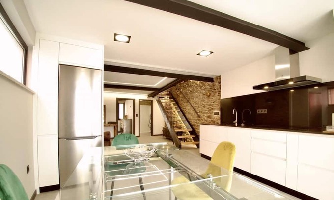 Viveiro Casa | The Cliffs - Port Celeiro