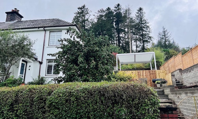 Pontsticill Casa | Idyllic Location | Great for Groups