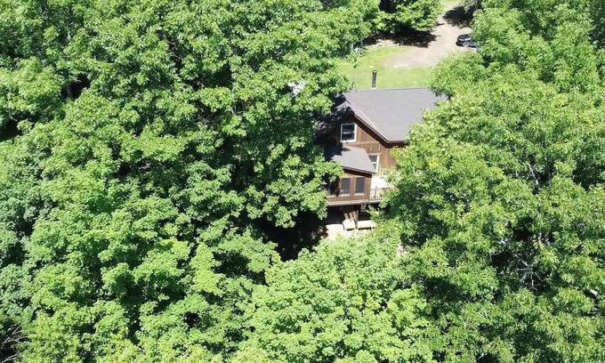 Gooderham Cabaña | Spacious Cottage on the shores of Contau Lake