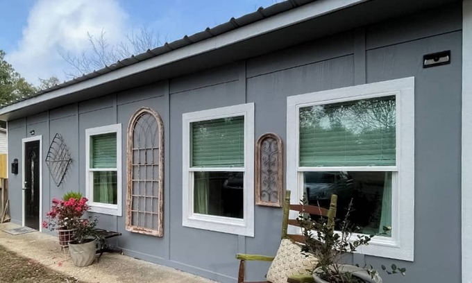 Navarre Cabaña | Adorable, fully-equipped coastal cabana near beaches with outdoor grill terrace