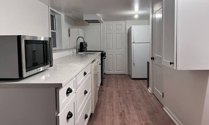 Forestview Apartamento | Chic accomodation: Kitchen+Private
