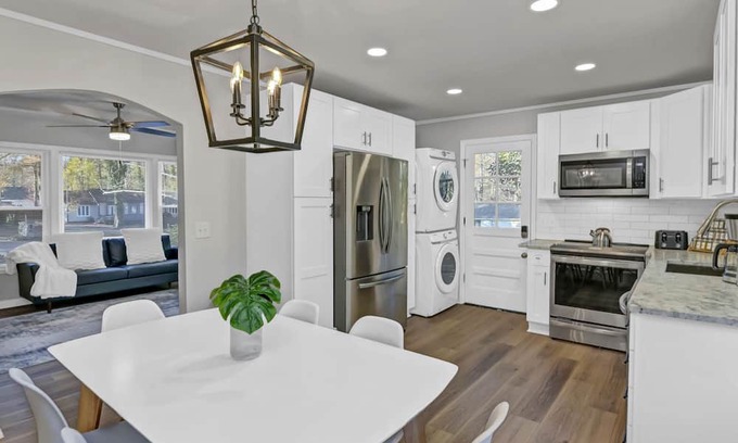 Irmo Casa | 3 bedroom, two bath jam in a quiet cul-de-sac.