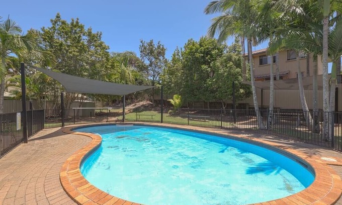 Labrador Casa | Tranquil 3BR Unit, Storyful Charm, Free Parking
