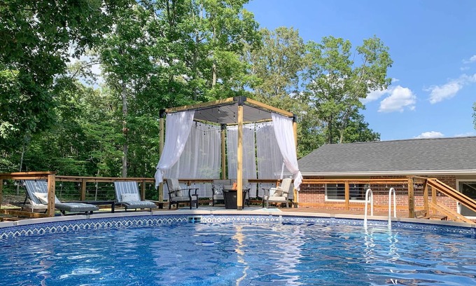 Chickamauga Cabaña | Charming Cottage w/ Hot Tub: 15 Mi to Chattanooga!