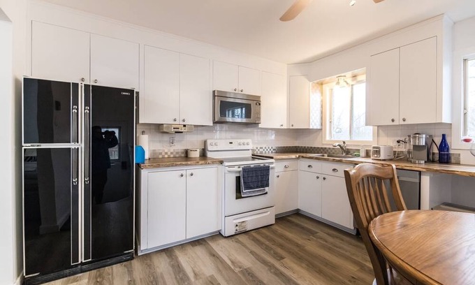 Shefford Casa | Mont Bromont Ski Resort 3 Beds Detached House