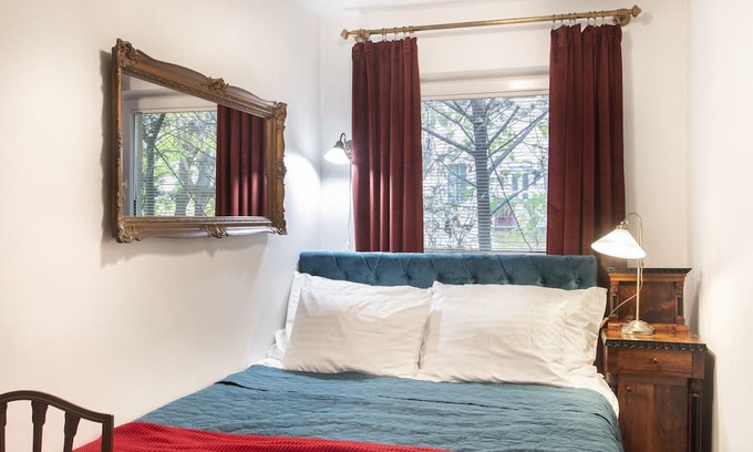 Taban Casa | 5 min walk to Buda castle, private patio and garden, detached garage, winefridge