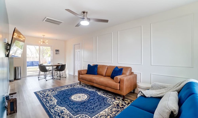 Charlotte Casa | Chic Stunner in Uptown | King Suite w/ Hot Tub!