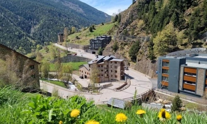 Ransol Apartamento | Charming studio by the river. 2 beds+Smart TV+wifi