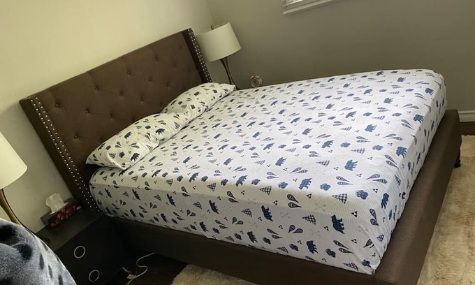 London Casa | Room in London, ON