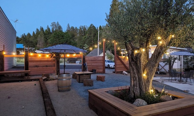 Placerville Apartamento | #3 Ore Room Harper Inn · Restored 1940 Motel Full Kitchen w/ Free Bikes