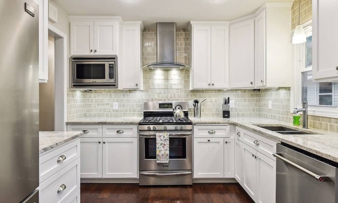 St. Louis Park Casa | Family/pet-friendly home just 5 minutes to downtown Minneapolis or "The Lakes".