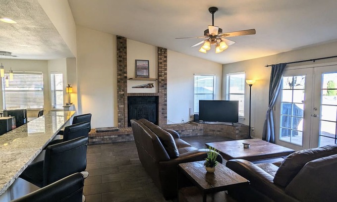 Rio Rancho Casa | BIG SKY with Balloon & Mountain Views - Private Home 3BD 2BA