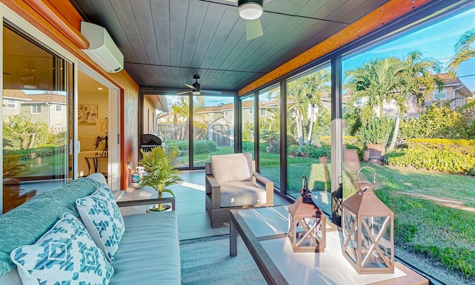 Central Naples Casa | Sunlit enchanting retreat with gorgeous yard & large patio - near beaches & golf