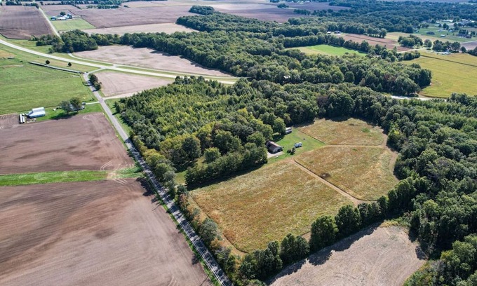 Flora Casa | Stay and Hunt on 25 acres