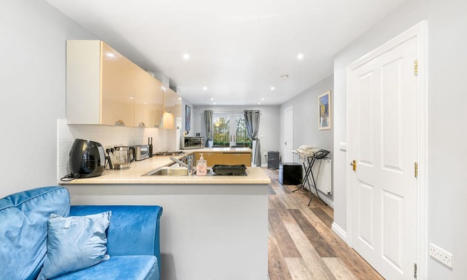 Lincoln Casa | Waterside View House