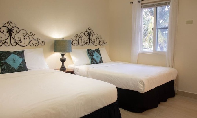 Tamuning Apartamento | Beachfront 1BR - Unit 203 Ocean Villa