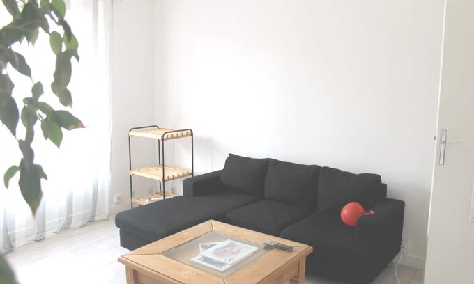 Tain-l'Hermitage Apartamento | Homerez - Nice appartement for 5 ppl. with balcony at Tain-l'Hermitage