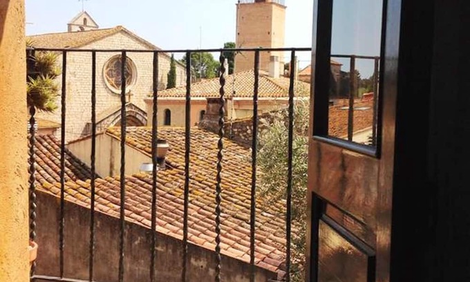 Perelada Apartamento | Homerez - Nice apartement for 4 ppl. with balcony at Peralada