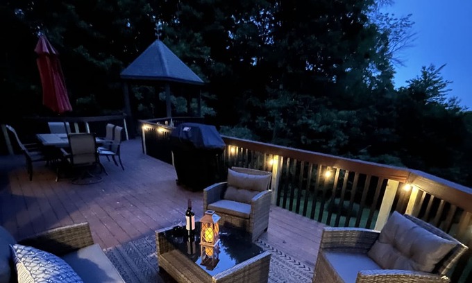 Salamanca Chalet De Esquí | Cozy & Serene Ellicottville Chalet, 5 minutes from town, hot tub & gorgeous view