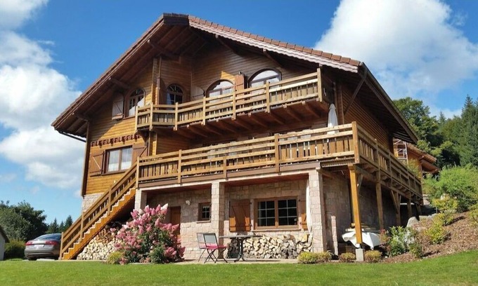 Le Grand Valtin Chalet De Esquí | Large 4* chalet in Grand Valtin near Gérardmer 7 bedrooms-4 bathrooms, 4 WC