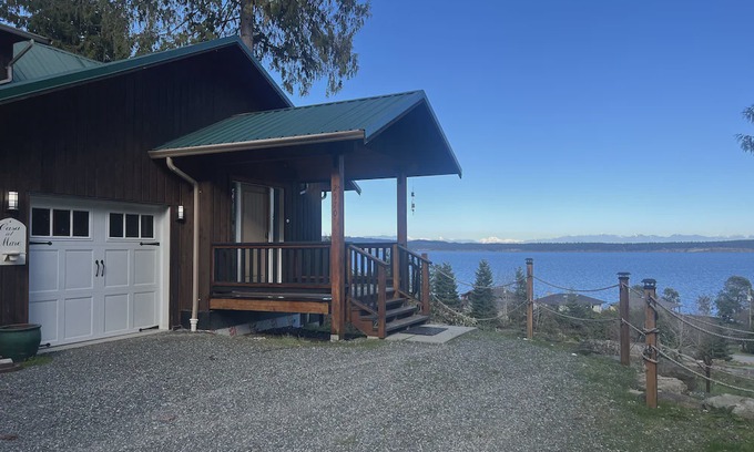 Regional District of Nanaimo Chalet De Esquí | Panoramic Ocean View Escape