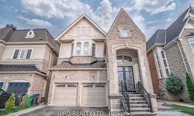 Churchill Meadows Apartamento | Affordable Luxury: Large 3BR Suite Perfect for Families - Full Kitchen & Wifi