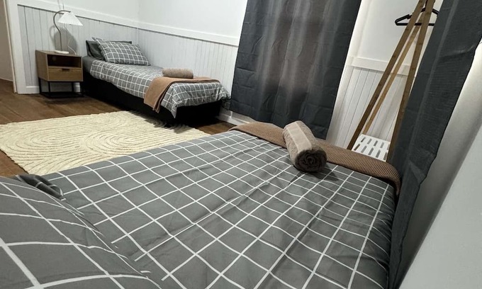 Swansea Casa | Swansea Coastal Retreat near the sea and IGA