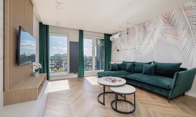 Tychy Apartamento | Barona 51 Tychy | Air Conditioned Apartment with Parking and Desk