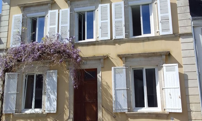 Rouesse-Vasse Cabaña | Gran casa con parque y WIFI, cerca de Le Mans