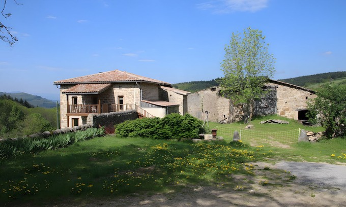 Saint-Julien-Labrousse Cabaña | Gite cabaña y animales divertidos