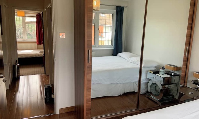 George Green Hotel | Bianca's House Hotel Heathrow Airport
