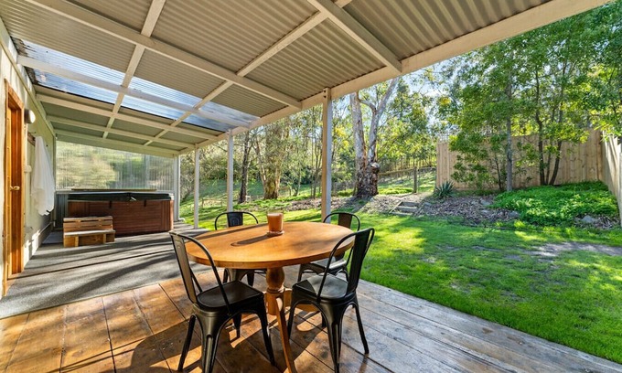 Lenswood Casa | Orchard Cottage—A Leafy Peaceful Retreat with Spa