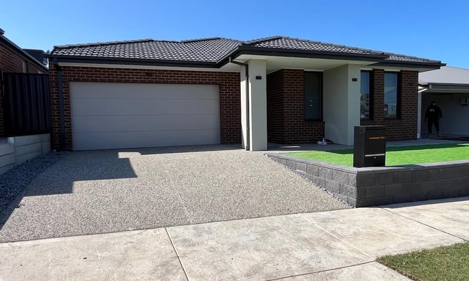 Kalkallo Casa | Perfect Family Home w Garage Near Parks & Donnybrook