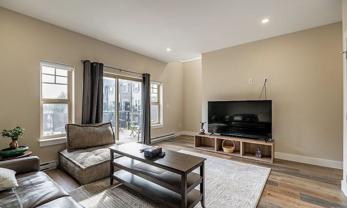 Mill Lake Casa | Modern luxury 3bedroom 3 bath with huge patio