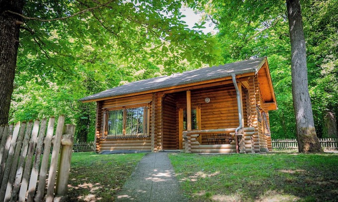Amneville Chalet De Esquí | Chalet "Le Châtaignier" right in the center of Amnéville and its leisure center.