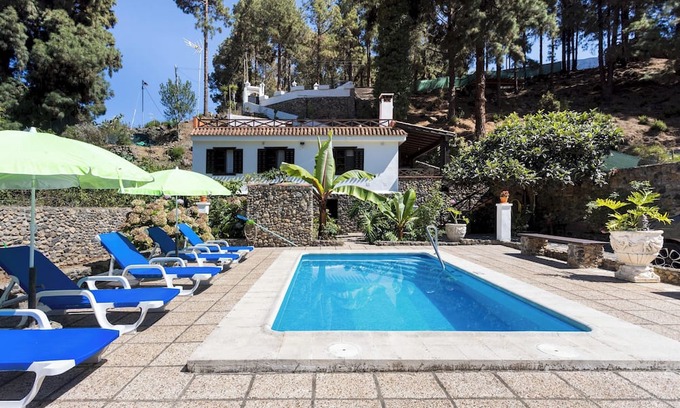 Cueva del Viento Chalet De Esquí | Home2Book Icod Rural Escape, Pool & BBQ