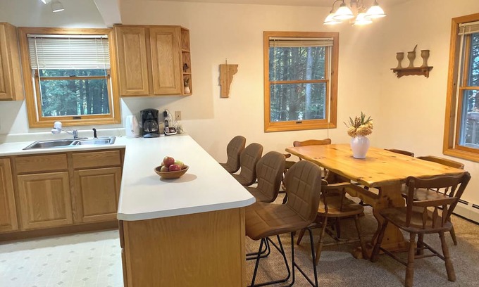 Franklin Casa | Charming & Family-Friendly Lakefront home on Lake Carmi