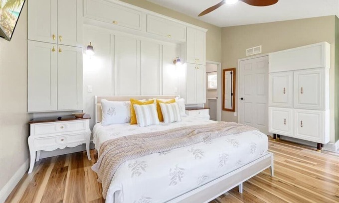 Haines City Casa | Into the woods - Spacious Retreat