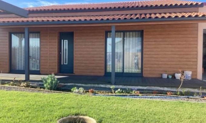 Altares Casa | Holiday Home 'Inspiration' with Sea View, Wi-Fi and Air Conditioning