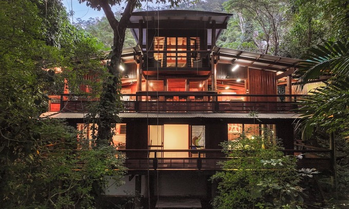 Cairns Casa | Kalamunda - A Home in the Forest!