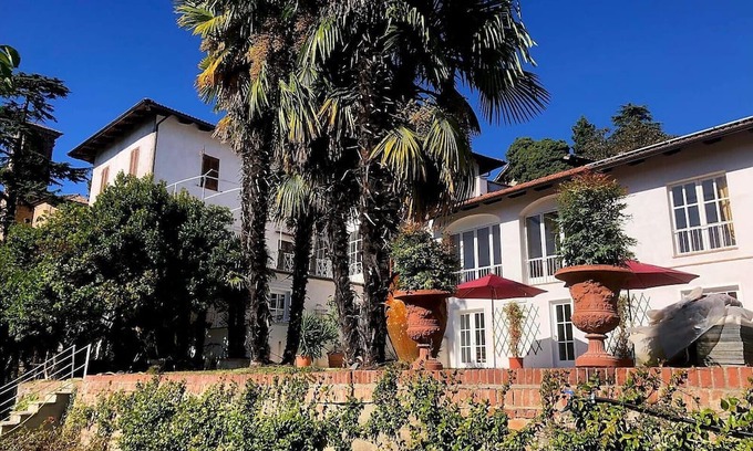 Moncestino Villa | Romantic apartment with swimming pool in period villa in Monferrato