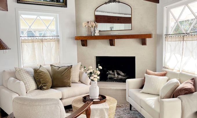 Balboa Peninsula Cabaña | Lovely 2-bedroom cottage with AC in Newport Beach