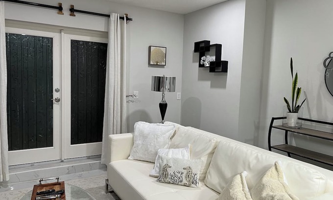 Westchase Villa | Charming 1-bedroom Loft/Villa in wonderful Equestrian Community