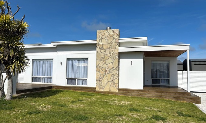 Lacepede Casa | Your Coastal Escape in Kingston SE just a stone’s throw from the beach!