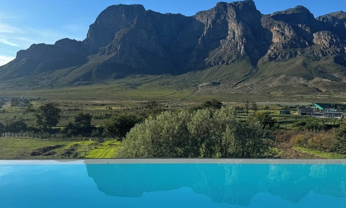 Pniel Cama Y Desayuno | Villa Verde, farm stay in the winelands with views for days.